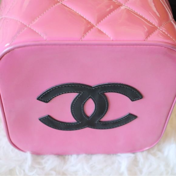 SOLD Chanel Vintage 1995 Barbie Collection Barbie Pink Vanity Case Heart bag - Picture 6 of 11